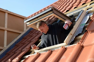Pose de fenêtres de toit Velux à Petit-Réderching